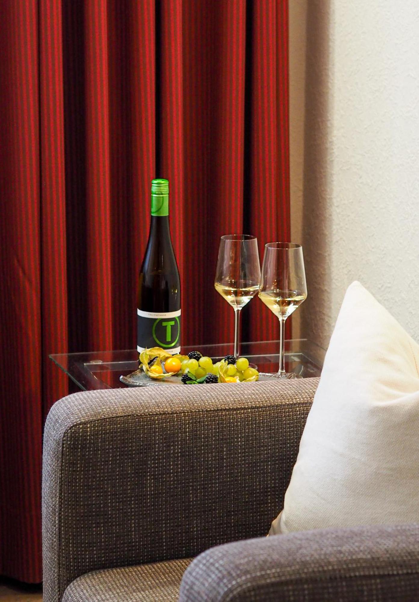 Hotel Leinsweiler Hof エクステリア 写真